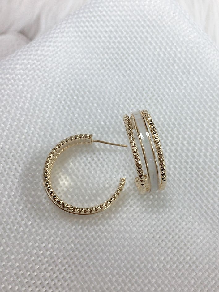 Sparkle Ridge Hoop Earrings