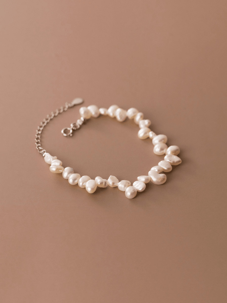 Evelyn Pearls Silver Bracelet