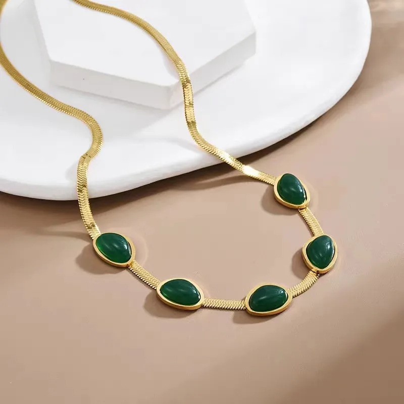 Classic Emerald Touch Necklace